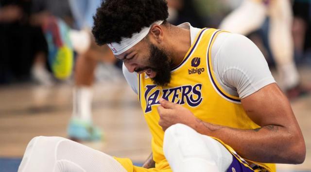 anthony-davis-said-he-feared-serious-injury-after-hearing-pop-1296x720.jpg